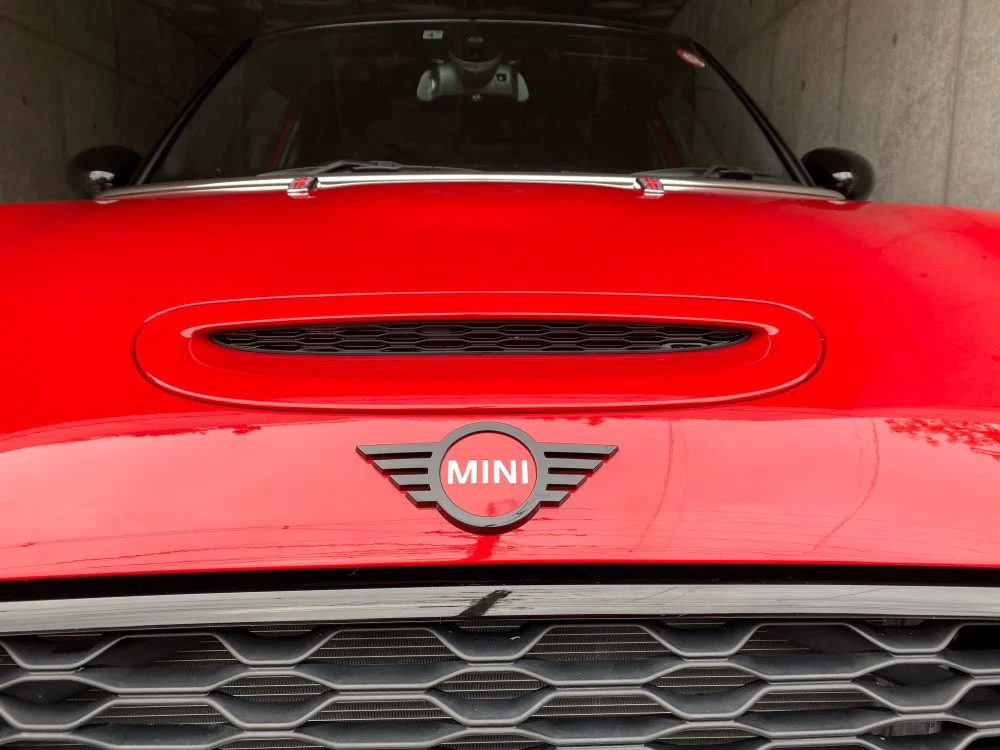 MINI DECHROME LOGO EMBLEM FOR GEN 2 & 3 (PIANO BLACK) - Image 11
